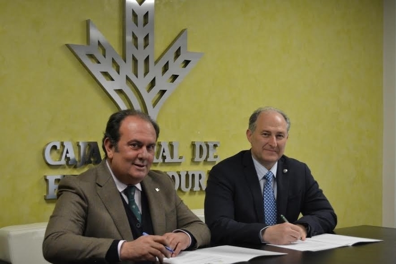 Caja Rural de Extremadura firma un acuerdo de colaboración con el Colegio de Veterinarios de Badajoz