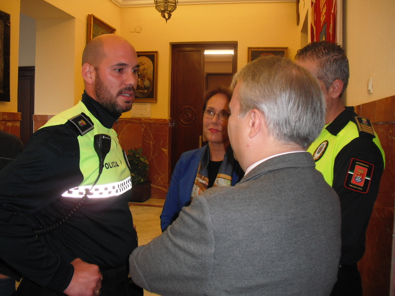 Fragoso pedirá la Medalla de Extremadura al Mérito a la Policía Local para el agente que detuvo al hombre que agredía a su ex pareja