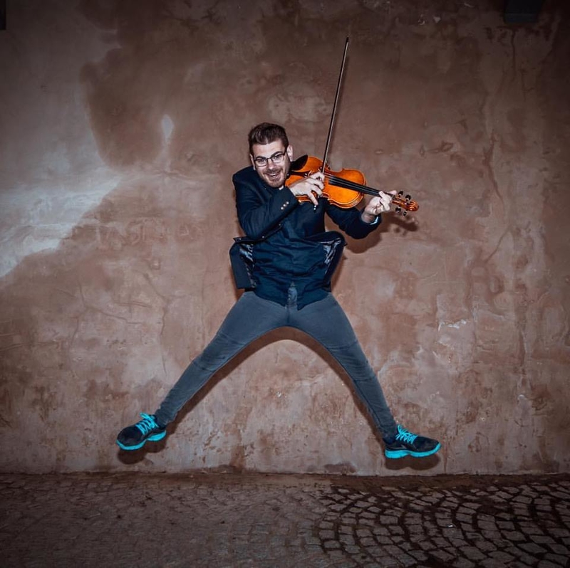 Cristian Ivars, violinista: ''El violín tiene un embrujo que te atrapa''