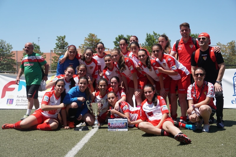 El Santa Teresa Badajoz alza por primera vez la Womens Cup Ciudad de Badajoz