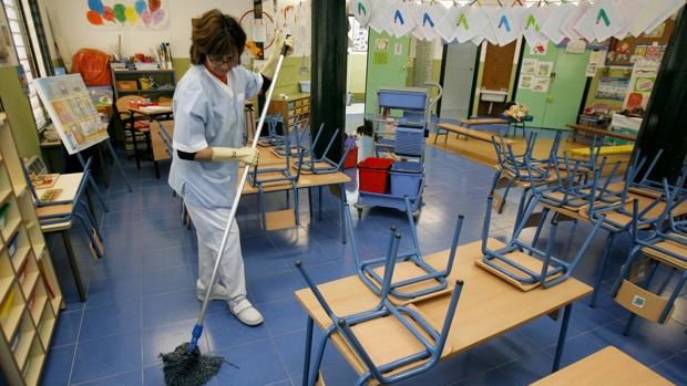 Los nuevos conserjes de los colegios son un ''verdadero despropósito'' para Badajoz Adelante