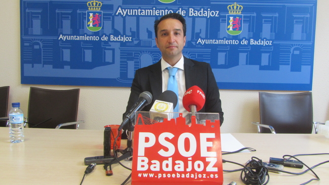 Cabezas acusa al PP de llevar 4 años 'posponiendo' la colocación de cámaras de videovigilancia en La Alcazaba y Casco Antiguo