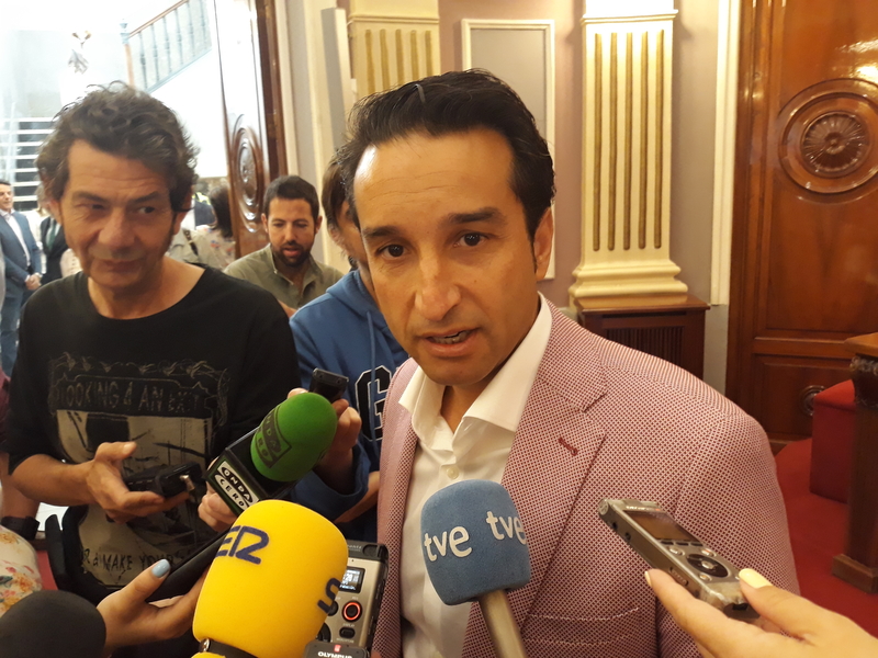 Ricardo Cabezas asegura que ''no hay nada decidido'' y cree que el acuerdo saldrá de Badajoz, no de Madrid 