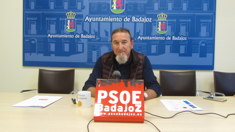 El PSOE ve imposible que empiece ya a funcionar la nueva unidad de policía local en el Casco Antiguo
