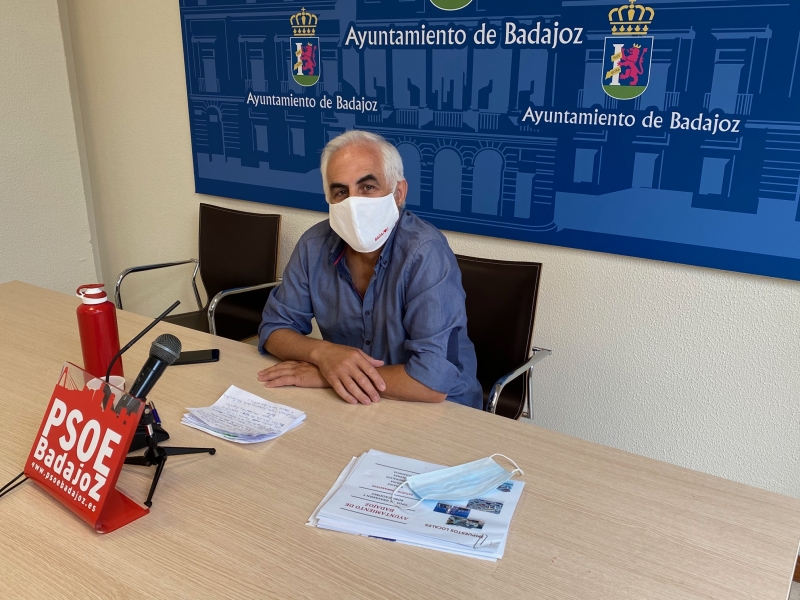 El PSOE de Badajoz propone reducir los impuestos en ocho millones de euros