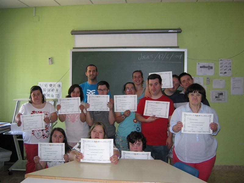Un decena de personas participa en el Programa de Cualificación Profesional de Auxiliar de Comercio de Down Badajoz