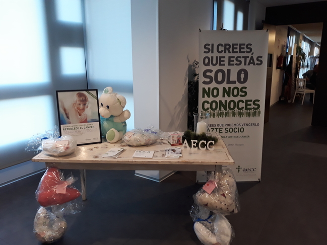 Joyas, ropa de bebé, cosmética o decoración este año en el Mercado Solidario de la AECC