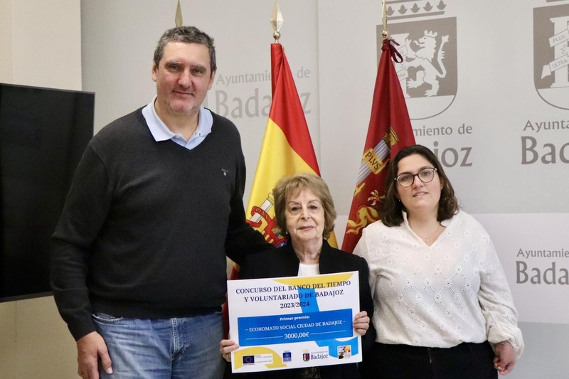 El primer premio del Concurso del Banco del Tiempo y del Voluntariado ha sido para ''Economato Social de Badajoz''