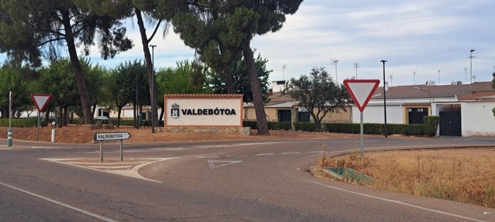 El PSOE pide a la Confederación Hidrográfica del Guadiana que adecente el puente de Valdebótoa