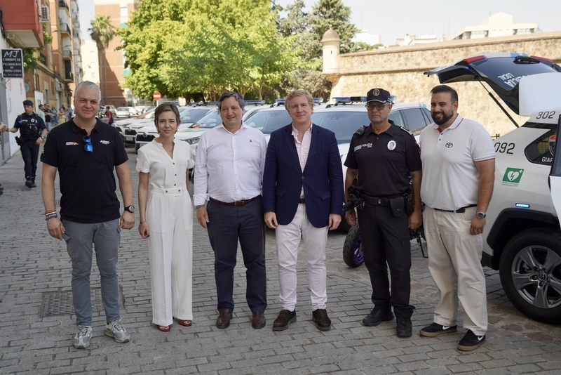 La Policía Local de Badajoz incorpora once vehículos entre coches, motos y furgonetas