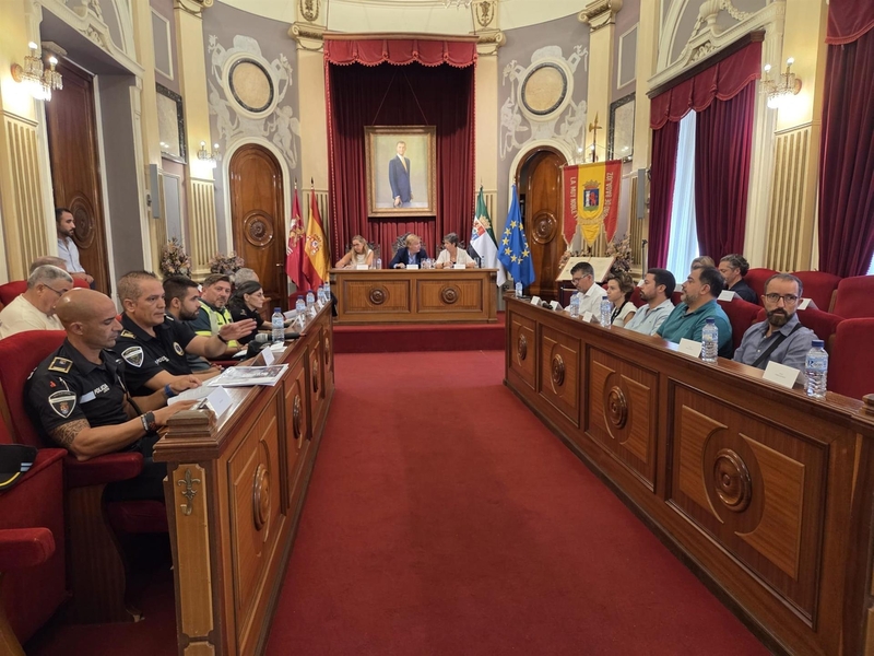 Un centenar de servicios policiales velarán el próximo sábado por la seguridad de la Noche en Blanco de Badajoz