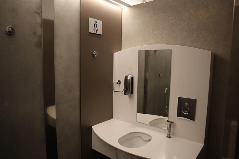 El Hospital Centro Vivo estrena dos aseos adaptados para personas con ostomía