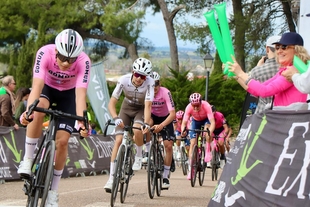 Un total de 17 equipos participan en la primera etapa de La Vuelta Extremadura