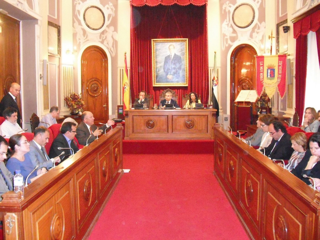 El Pleno del Ayuntamiento aprueba la bajada de precios del Albergue Juvenil