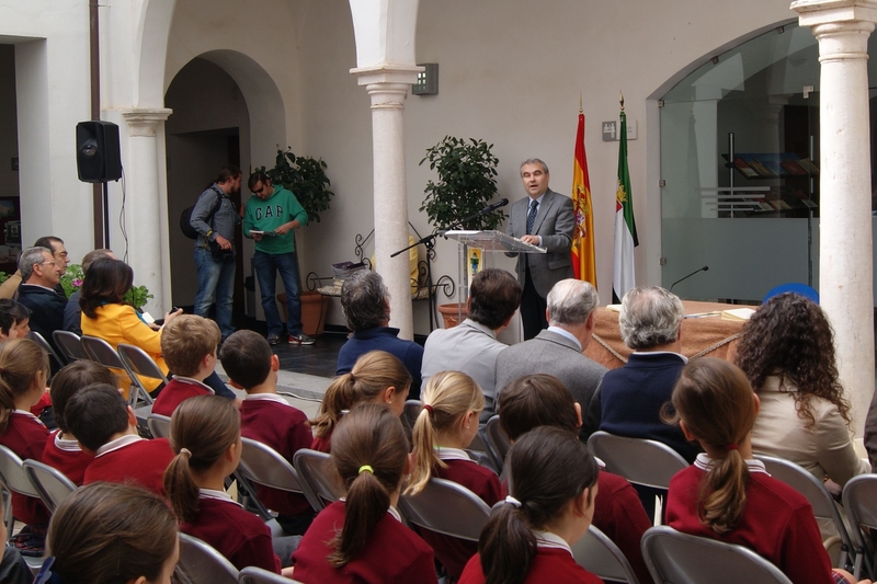 Alumnos de tres colegios de Badajoz conmemoran el Día del Libro con el IX Maratón de Lectura