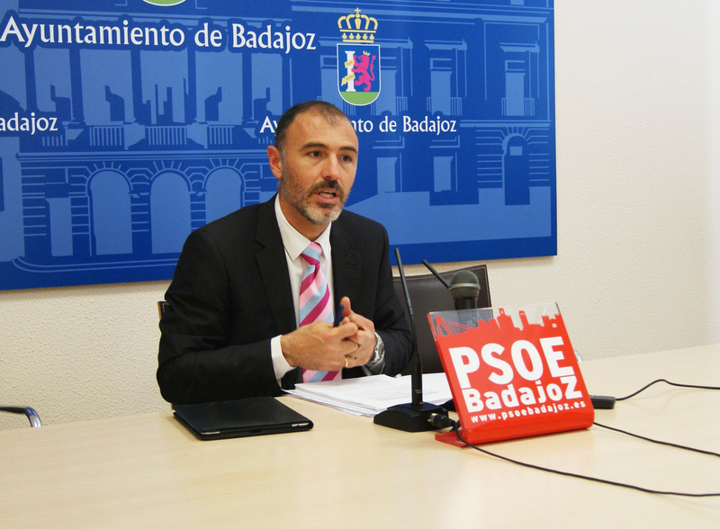 El PSOE sospecha fraude en el contrato de Asesoramiento Jurídico para el Parking Conquistadores