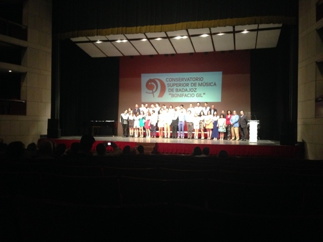 El Conservatorio Superior clausuró el curso en el teatro López de Ayala con concierto y acto de graduación