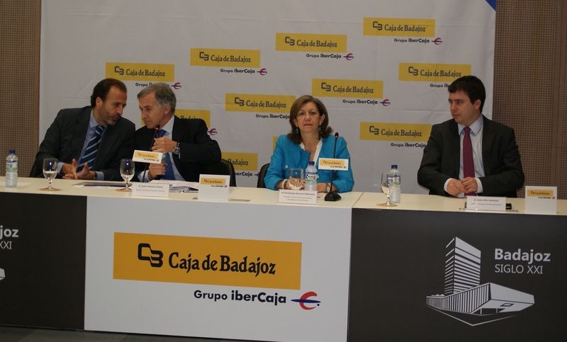 Caja Badajoz ganará en competitividad gracias a la fusión con Ibercaja que culminará en octubre