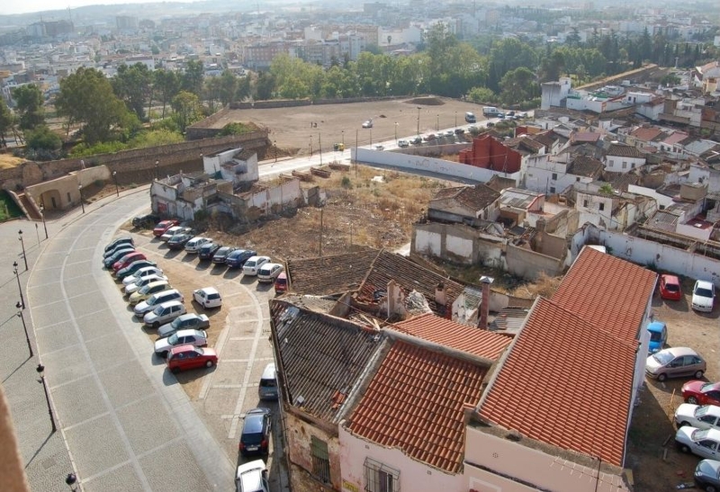 Las primeras catas arqueológicas en El Campillo de Badajoz arrojan restos de cimentaciones u óseos sin 