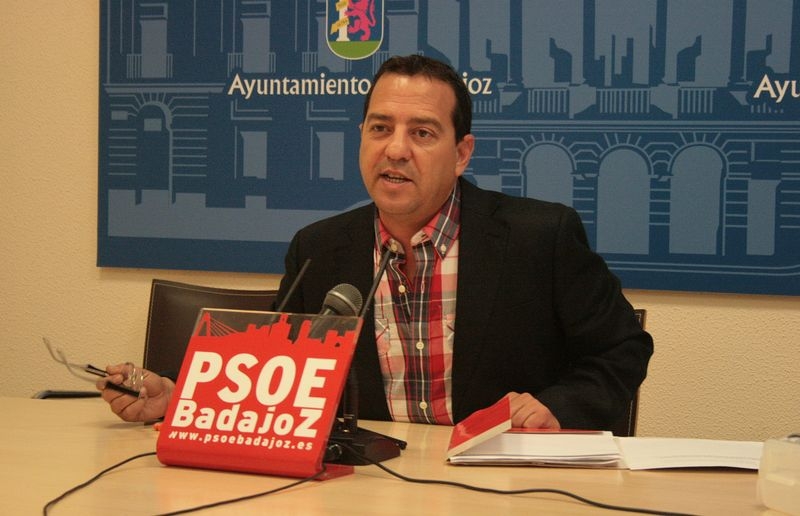 El PSOE de Badajoz denuncia los recortes que está sufriendo la Policía Local en la ciudad