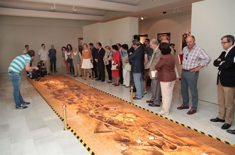 La Diputación de Badajoz acoge hasta el 30 de julio la exposición 'Exhumando fosas', dedicada a la memoria histórica