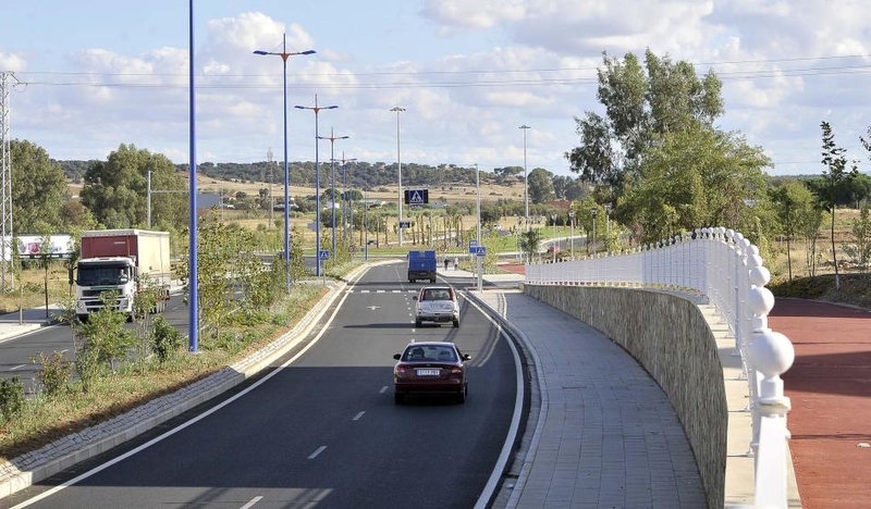 Un motorista sufre policontusiones en un accidente de circulación en Badajoz