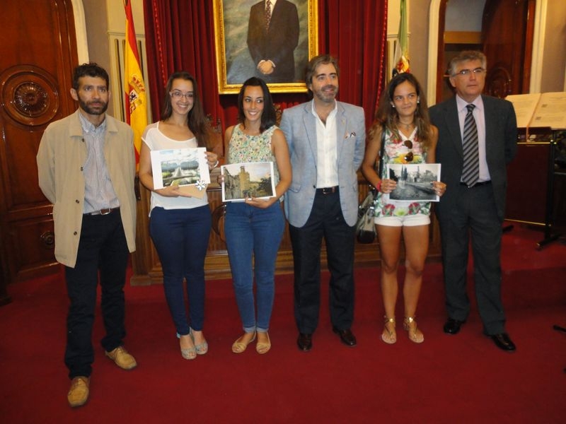 ''Lagrimas de Espantaperros'' ha sido la fotografía ganadora del concurso de Aqualia en Badajoz