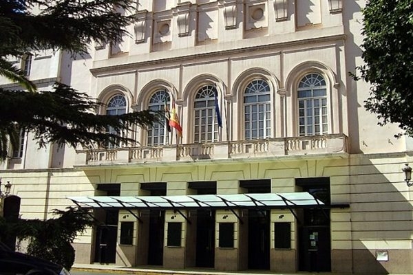 La 'Orquesta Internacional Kontraste' actuará este domingo en la terraza de verano del Teatro López de Ayala de Badajoz