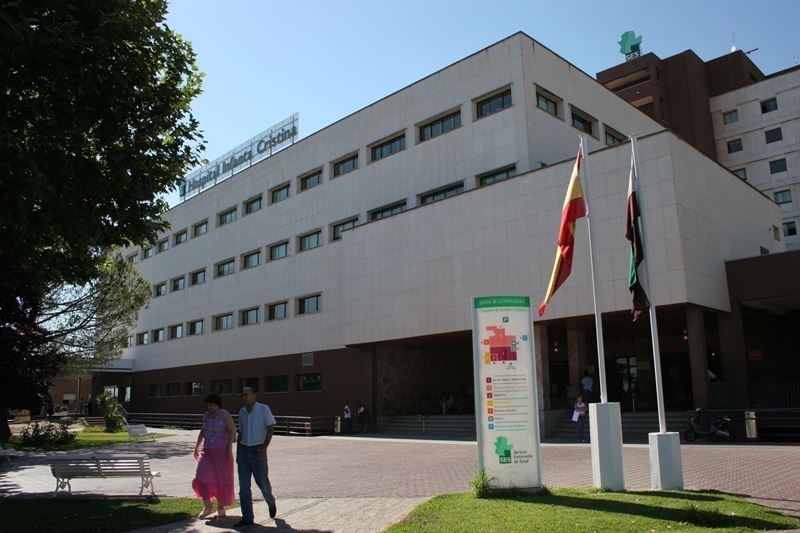El Hospital Infanta Cristina de Badajoz desarrolla una técnica de implantología cardiovascular pionera en España
