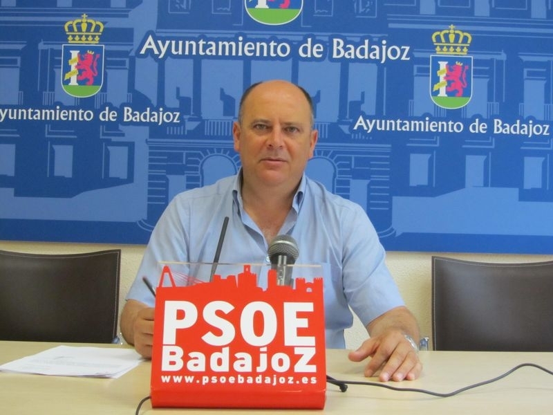 El PSOE de Badajoz solicitará un pleno extraordinario para pedir explicaciones a Astorga sobre el incidente con su moto