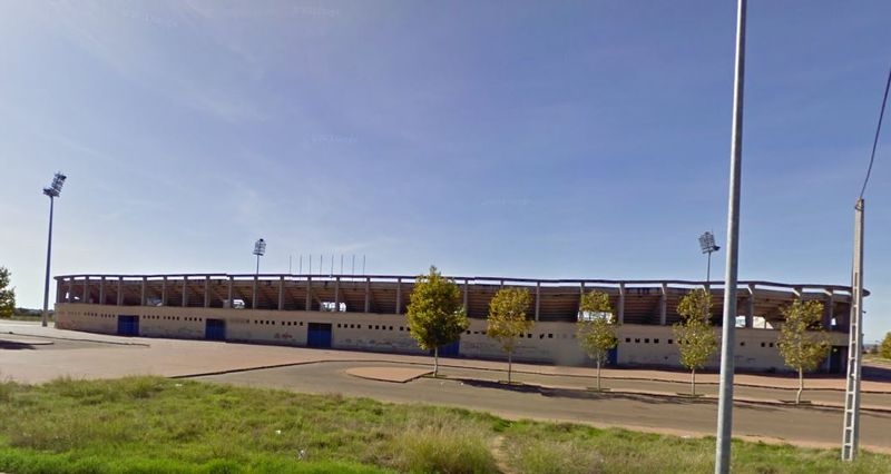 Intervenidos tres palos, un cuchillo, pegatinas nazis y una bengala en el estadio Nuevo Vivero de Badajoz