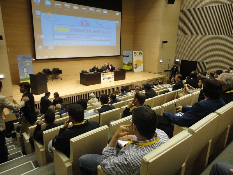200 personas asisten a la inauguración de la primera edición de Foro Financia Energía en Badajoz