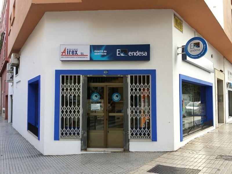 Endesa refuerza la atención comercial en sus puntos de servicio de Badajoz