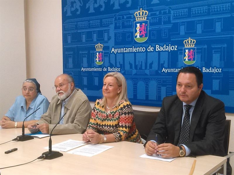 'La Caixa' dona a la Asociación de Vecinos de Nuestra Señora de la Asunción de Badajoz 5.300 euros para apoyo escolar