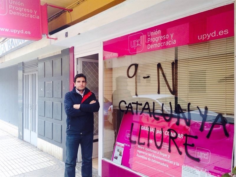 UPyD denuncia la aparición de pintadas independentistas en su sede de Badajoz