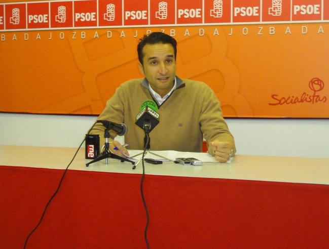 El PSOE de Badajoz exige que los comercios abran ''sólo'' 10 festivos al año