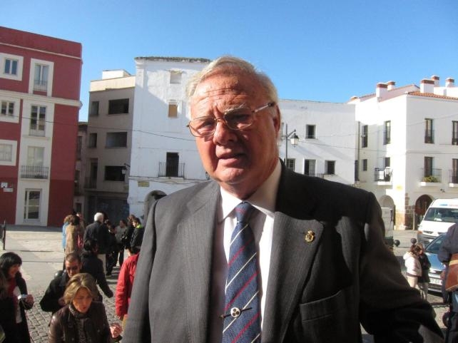 El exalcalde de Badajoz Miguel Celdrán recibirá la Medalla de la Orden de Isabel la Católica