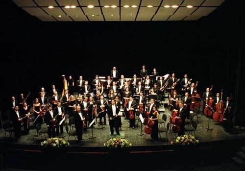 La Orquesta de Extremadura ofrece un concierto con Salvador Mas como director invitado