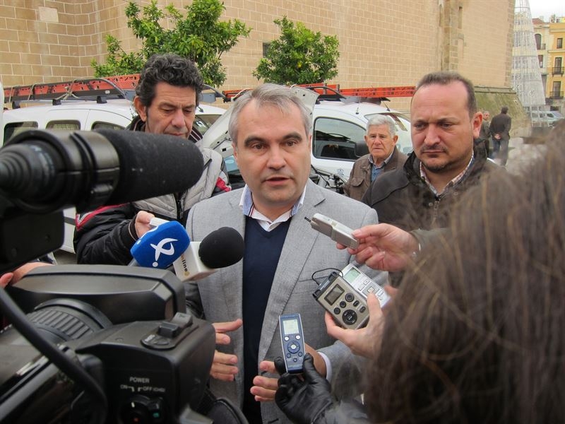 La flota del Ayuntamiento de Badajoz alcanza los 22 vehículos eléctricos gracias a tres nuevas incorporaciones