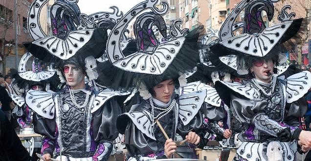 Los ''CARETOS SALVAVIDAS'' abrirán el Desfile de Comparsas