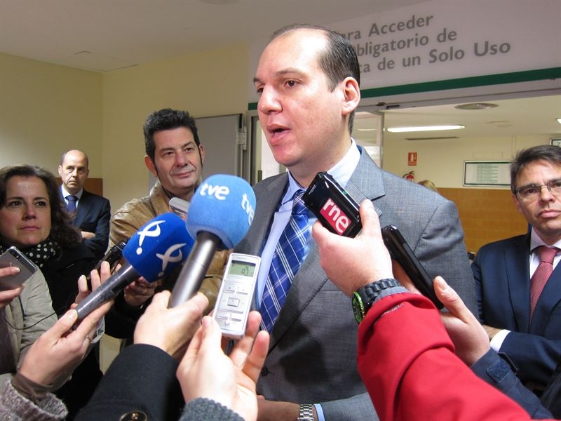 El Infanta Cristina de Badajoz acogerá de forma piloto un armario 'inteligente' para el suministro de material sanitario