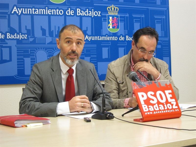 El PSOE critica el ''oscurantismo'' y ''falta de transparencia'' del alcalde de Badajoz respecto al párking Conquistadores