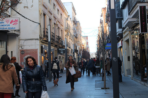 Las pedanías de Badajoz dispondrán de autobuses urbanos todos los festivos de apertura del comercio