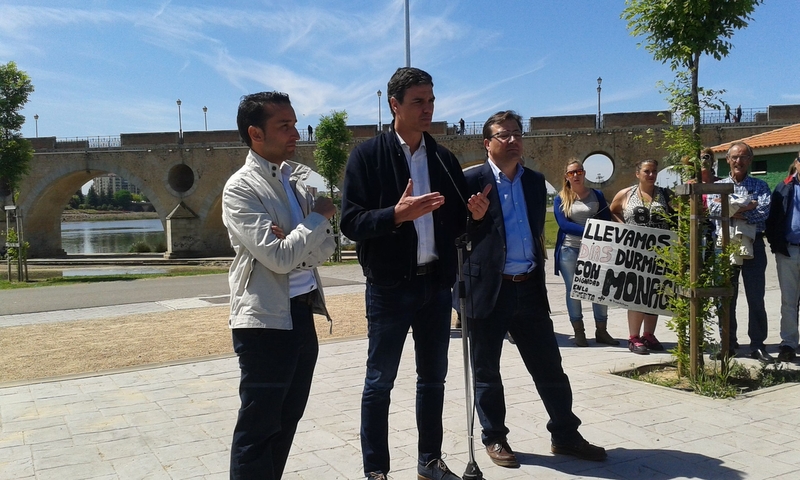 Pedro Sánchez critica una ''desatención social'' en Badajoz por parte del gobierno municipal