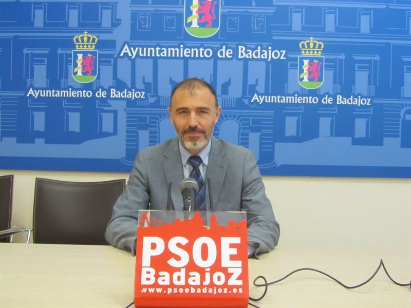 El PSOE de Badajoz propone crear una mesa de contratación para ''acabar con el oscurantismo en las adjudicaciones''