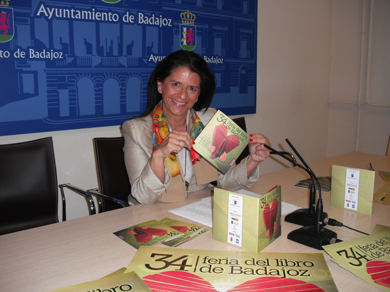 Eduardo Mendoza, Pilar Eyre o Lorenzo Caprile participarán este año en la Feria del Libro de Badajoz