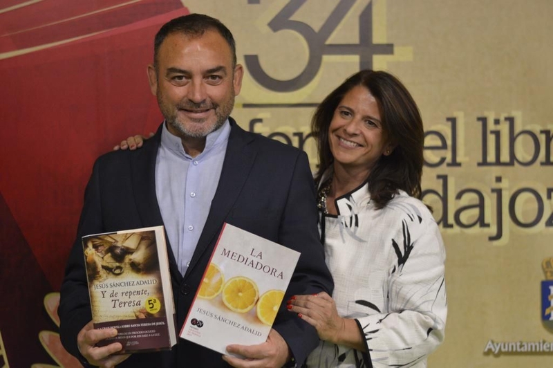 Jesús Sánchez Adalid presenta dos obras en la Feria del Libro