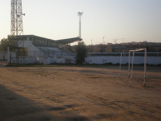 Comienza el derribo de las instalaciones del antiguo estadio del Viejo Vivero