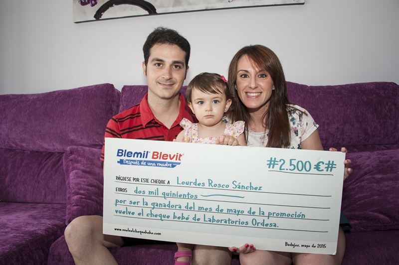 Una familia de Badajoz gana el cheque bebé de 2.500 euros de Blemil y Blevit