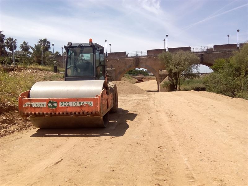 La Asociación Cívica Ciudad de Badajoz alerta de que podrían producirse ''daños irreparables'' en el Puente de Palmas